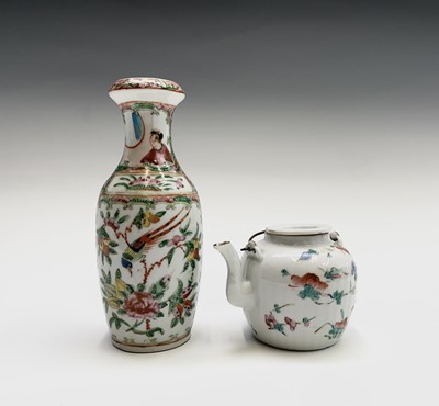 Lot 966 - An early 20th century Catonese vase painted...