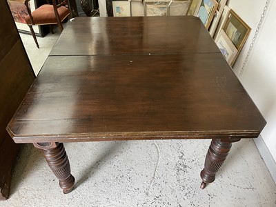 Lot 3125 - An Edwardian walnut extending dining table,...