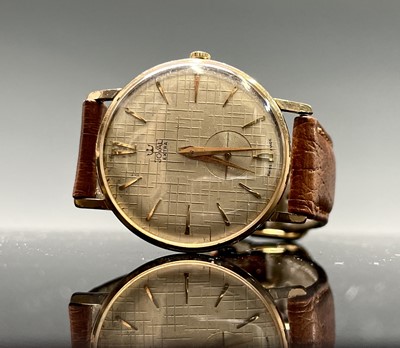 Lot 164 - A gentleman's gold plated Joval Extra Swiss...