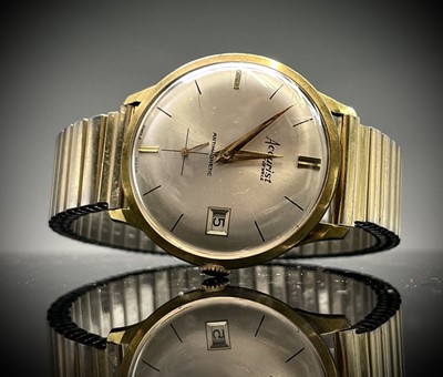 Lot 164 - A gentleman's gold plated Joval Extra Swiss...