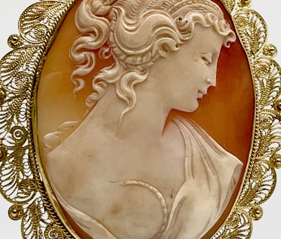 Lot 3 - A cameo brooch with high purity gold filigree...