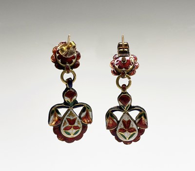 Lot 50 - A pair of Indian gold enamel and diamond set...