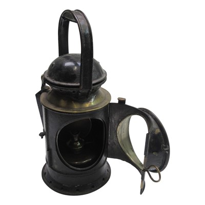 Lot 19 - A BR/WR railway signalling lamp, with blue and...