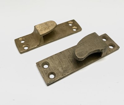 Lot 283 - Various antique brass furniture handles etc,...