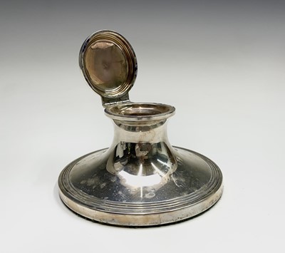 Lot 340 - A silver capstan inkwell with reeded borders...