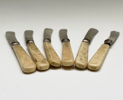 Lot 369 - Grape scissors, cake knives with silver bladed...
