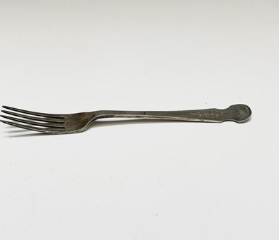 Lot 369 - Grape scissors, cake knives with silver bladed...