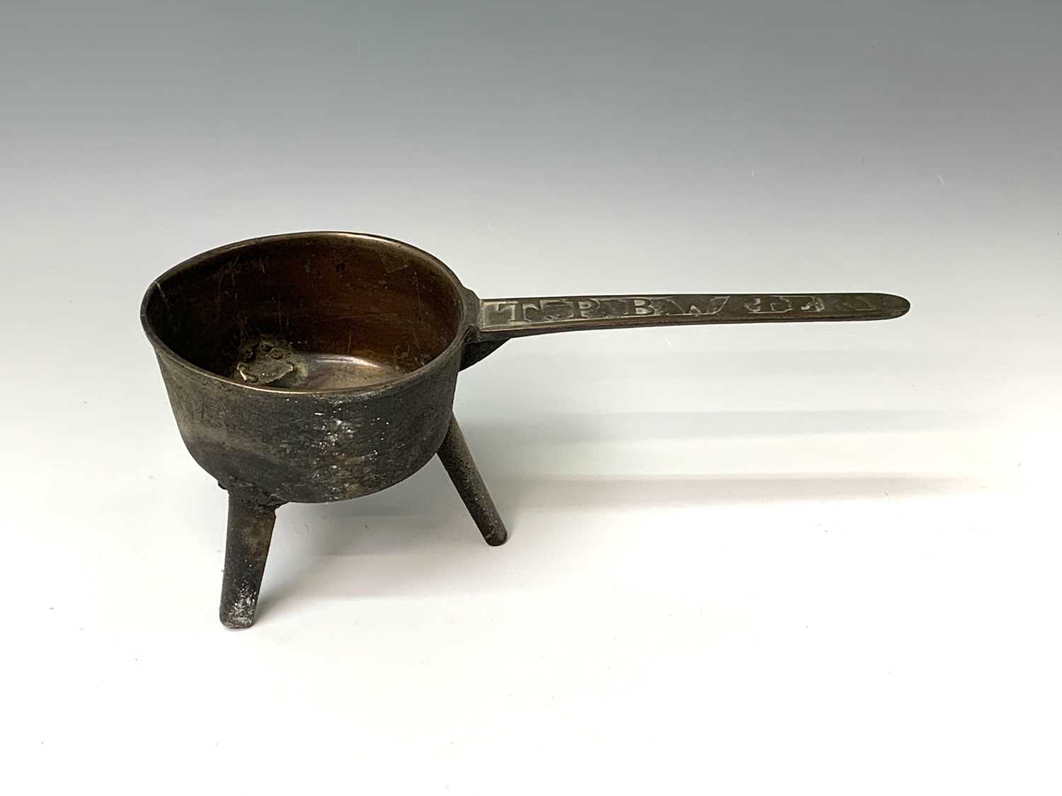 Lot 432 - An 18th century bronze skillet, the handle...