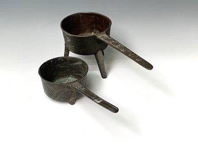 Lot 432 - An 18th century bronze skillet, the handle...