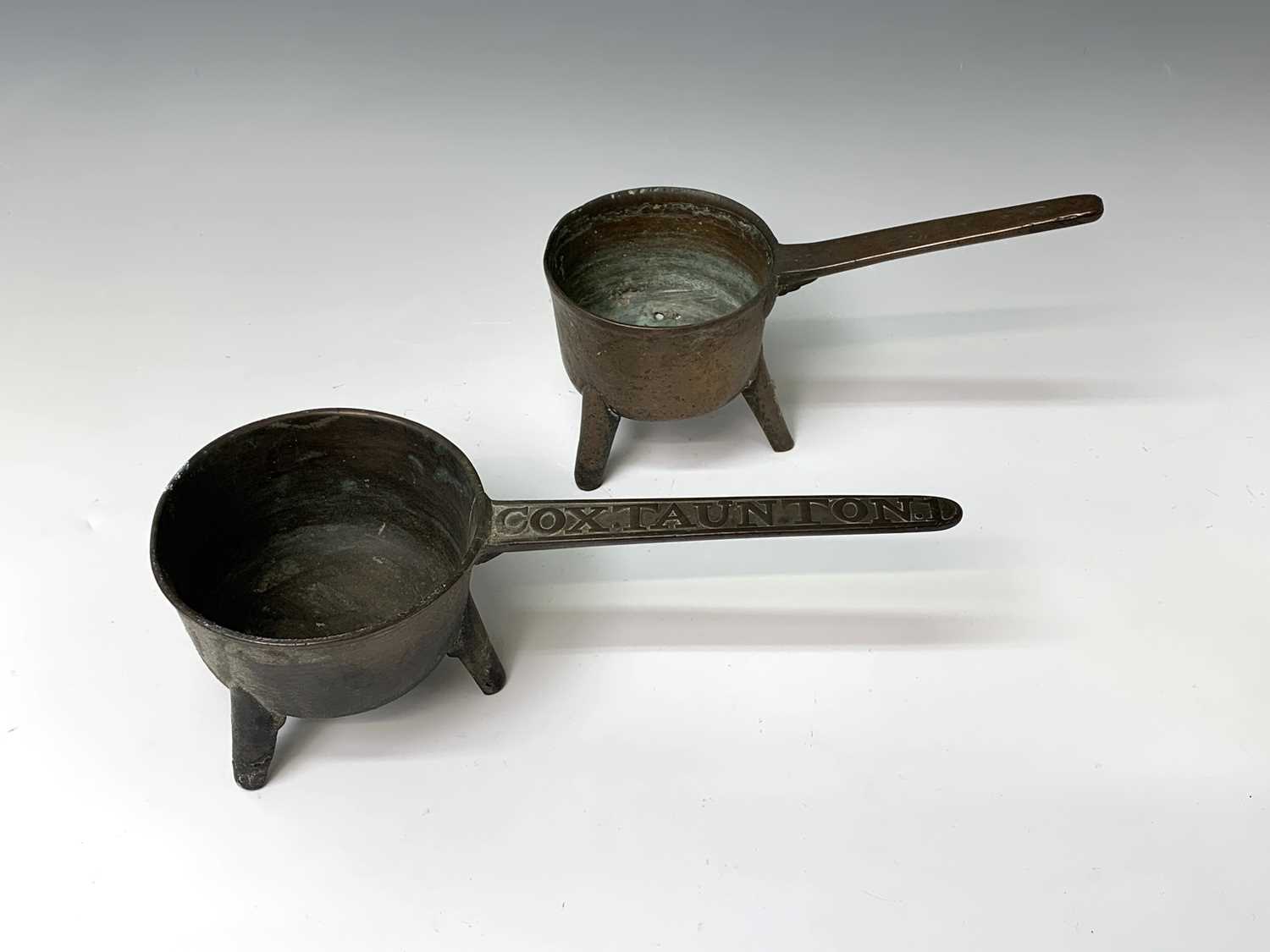 Lot 434 - An 18th century bronze skillet, the handle...