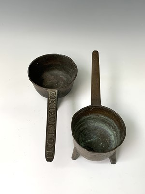 Lot 434 - An 18th century bronze skillet, the handle...