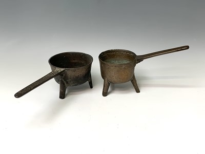 Lot 434 - An 18th century bronze skillet, the handle...