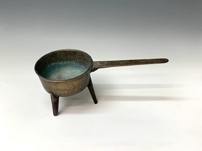 Lot 439 - An 18th century bronze skillet, by Robert...