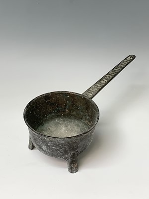 Lot 449 - An 18th century bronze skillet, by R. Rice,...