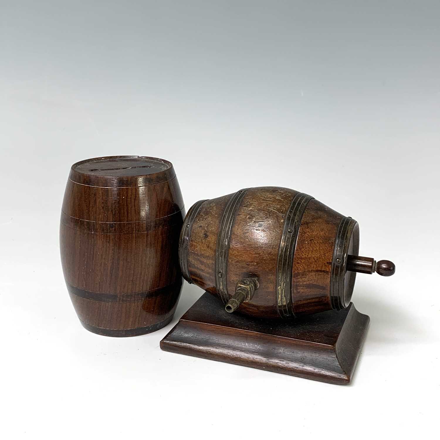 Lot 457 - A 19th century treen string box in the form