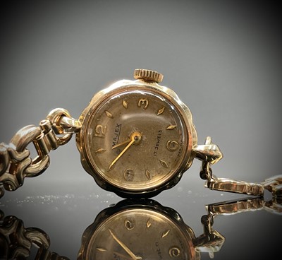 Lot 96 - A 9ct gold ladies wristwatch by Majex with...