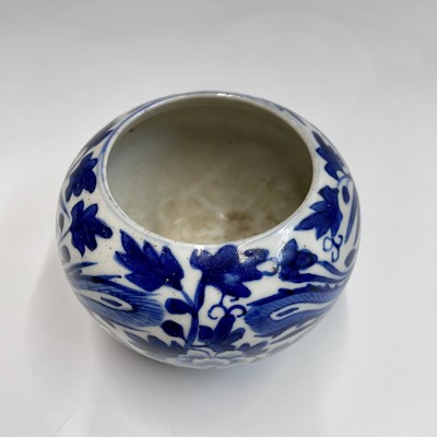 Lot 18 - A Chinese blue and white porcelain jar, late...