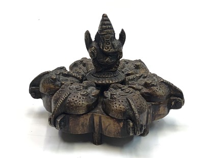 Lot 707 - An Indian bronze Ganesh lamp, height 5.7cm.