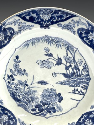 Lot 49 - A Chinese Export porcelain blue and white...