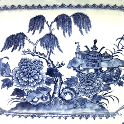 Lot 48 - A Chinese Export porcelain octagonal blue and...