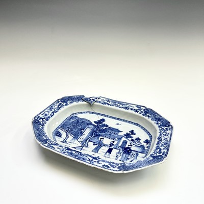 Lot 47 - A Chinese Export porcelain octagonal blue and...