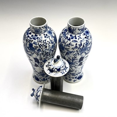 Lot 41 - A pair of Chinese porcelain blue and white...