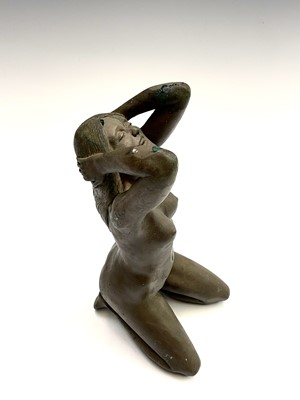 Lot 1069 - Alec WILES (1924) Kneeling Nude Ciment fondu...