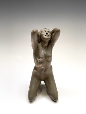 Lot 1070 - Alec WILES (1924) Kneeling Nude Ciment fondu...