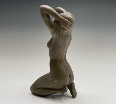 Lot 1071 - Alec WILES (1924) Kneeling Nude Ciment fondu...