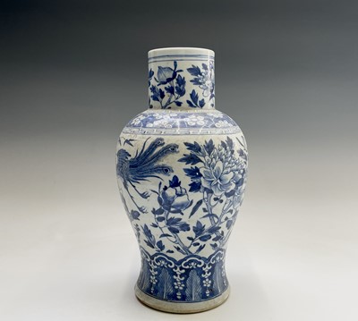 Lot 36 - A Chinese porcelain blue and white baluster...