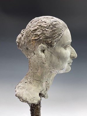 Lot 1086 - Alec WILES (1924) Female Head Clay sculpture...