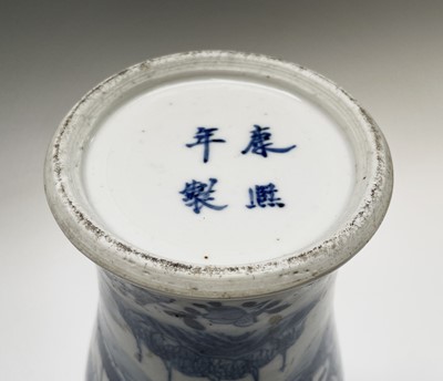 Lot 56 - A pair of Chinese porcelain blue and white...
