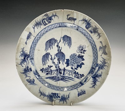 Lot 72 - A large Chinese porcelain blue and white...