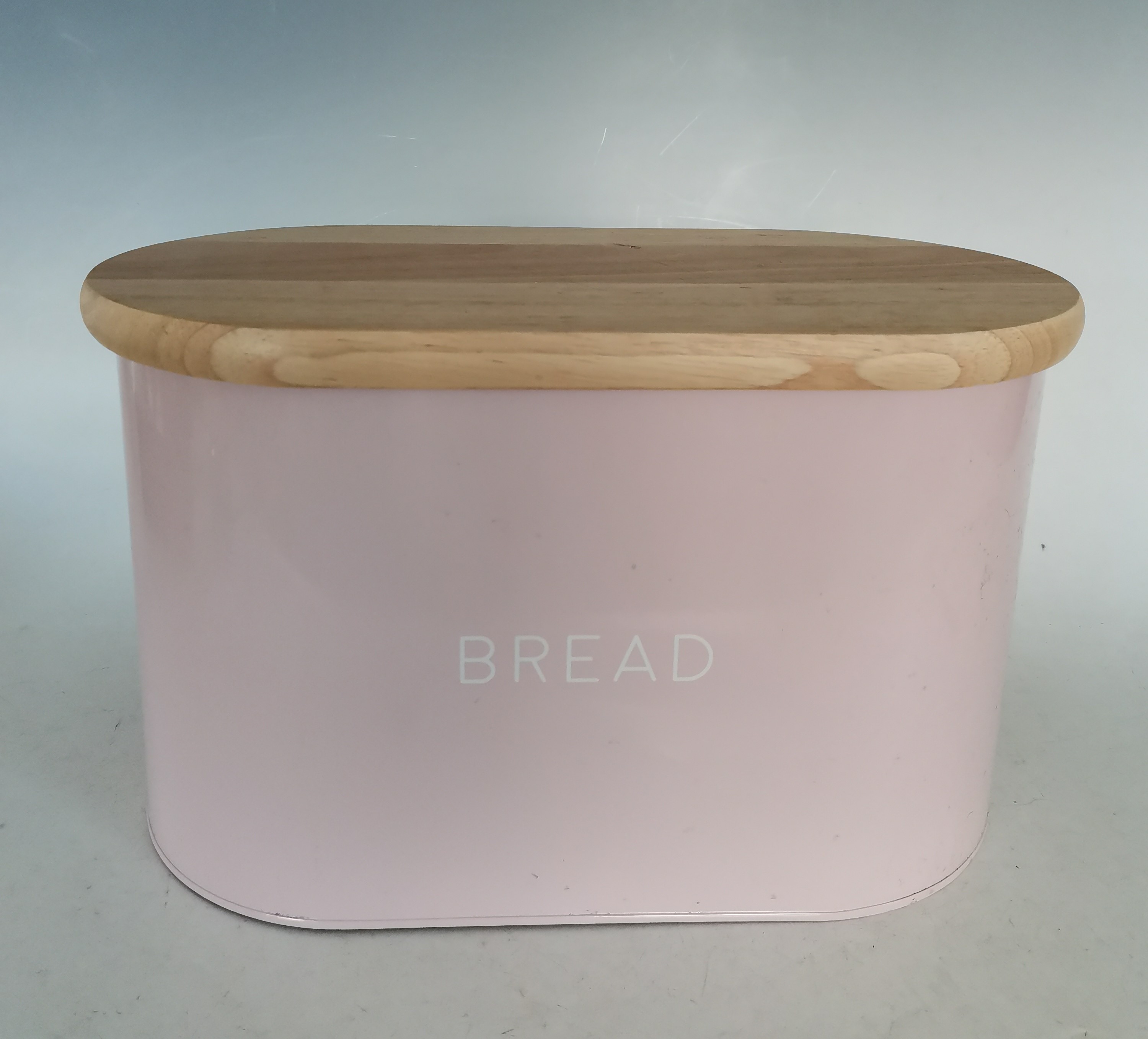 Lot 115 A pink bread bin 21x35.5x20cm.