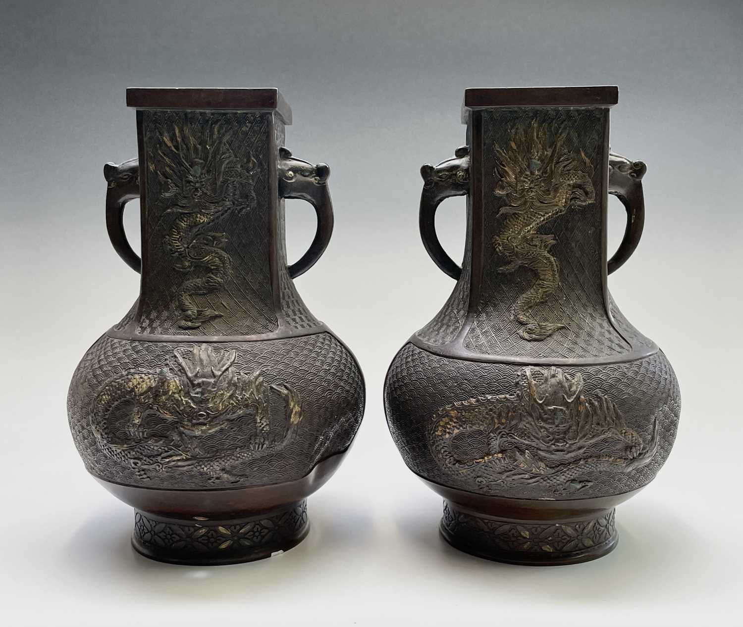 Lot 124 - A pair of Chinese bronze vases, 18th/19th...
