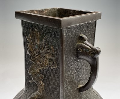 Lot 124 - A pair of Chinese bronze vases, 18th/19th...