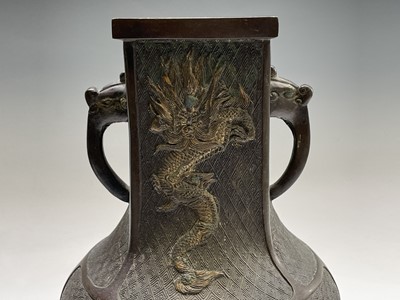 Lot 124 - A pair of Chinese bronze vases, 18th/19th...