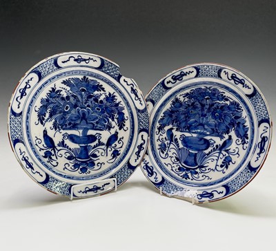 Lot 951 - A pair of 18th century Dutch blue and white...