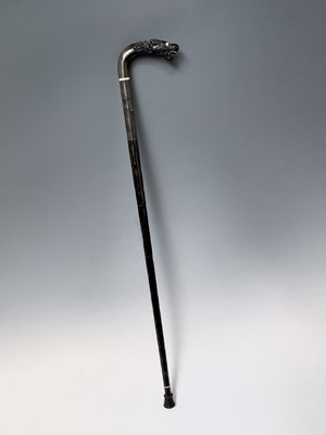 Lot 131 - A Chinese horn walking stick, 19th century,...