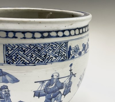 Lot 80 - A Chinese porcelain blue and white jardiniere,...