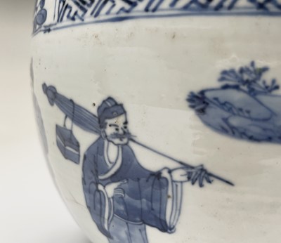 Lot 80 - A Chinese porcelain blue and white jardiniere,...