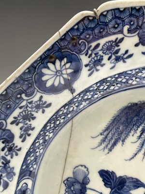Lot 91 - Two Chinese Export porcelain blue and white...