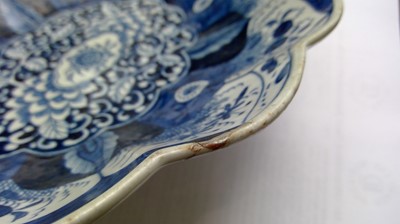 Lot 806 - A Worcester porcelain blue and white porcelain...