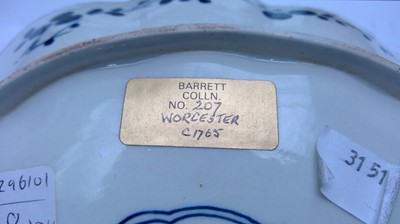 Lot 806 - A Worcester porcelain blue and white porcelain...