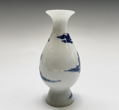 Lot 13 - A Chinese blue and white porcelain baluster...