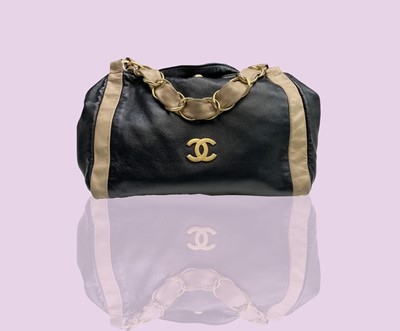 Lot 2829 - Chanel. Vintage bag, Olsen model. Black...