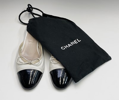 6 New Ways to Wear Classic Chanel Flats  Chanel ballet flats Shoe  inspiration Chanel flats