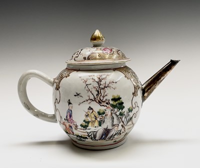 Lot 196 - A Chinese famille rose porcelain teapot, 18th...