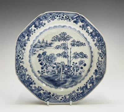 Lot 224 - A large Chinese Export porcelain blue and...