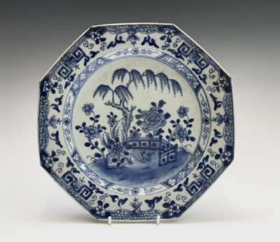 Lot 224 - A large Chinese Export porcelain blue and...